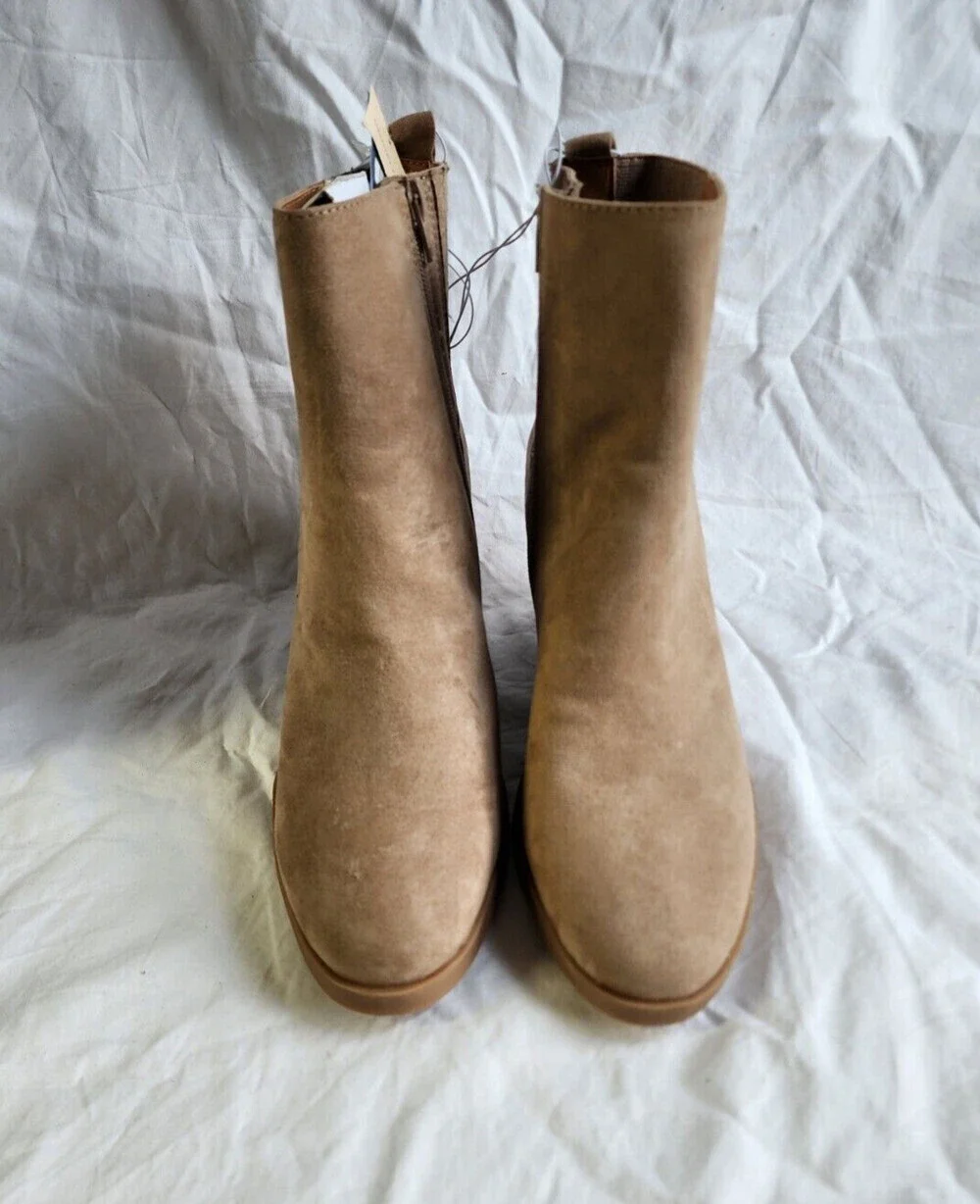 New Universal Thread Women's Cypress Wedge Boots Taupe Size 11